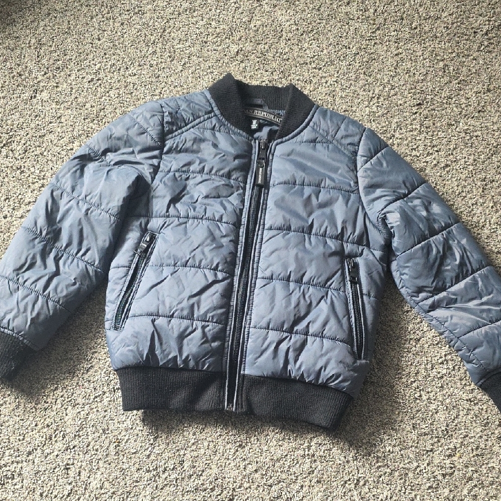 LIKE NEW! Kids Gray Puffer Jacket Sz 5/6